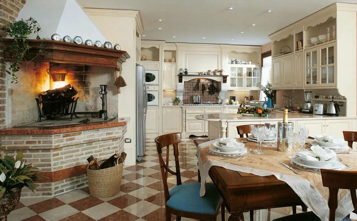 Дизайн кухни камином. Кухня в итальянском стиле. Кухня с камином. Итальянский стиль в интерьере. Камин и кухня в интерьере.