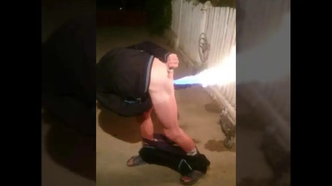 Пукнула на свечку. Пукнул в микрофон. Пукнула на свечку. Пукнула на свечку. Пукнула на свечку.