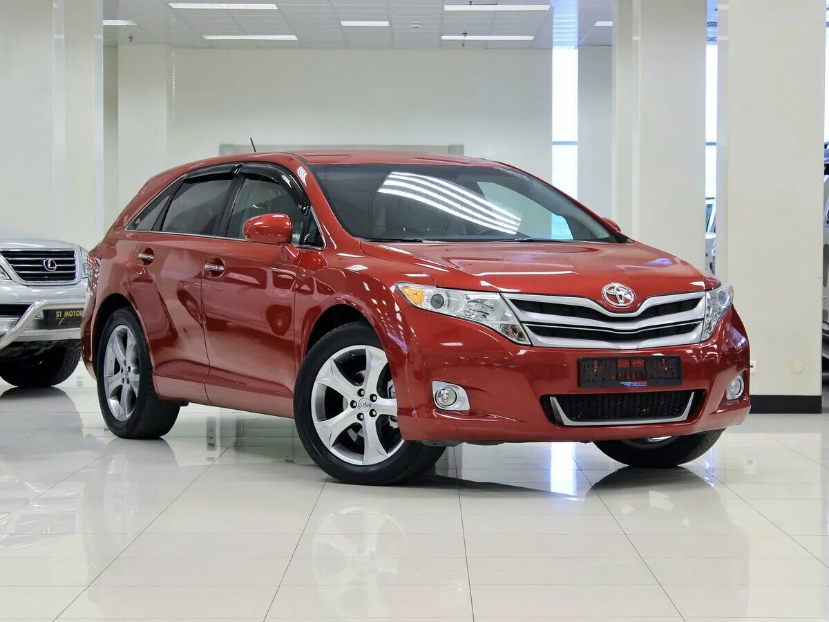 Купить вензу с пробегом в россии. Toyota Venza 2010. Toyota Venza красная. Toyota Venza 4wd. Тойота венза 4.