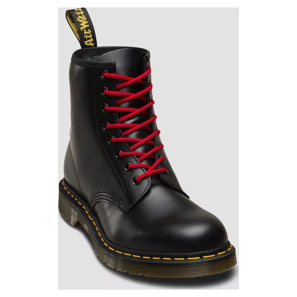 Черные ботинки шнуровка. Мартинсы 1460. Доктор Мартинс ботинки. Dr Martens ботинки. Dr Martens шнурки.