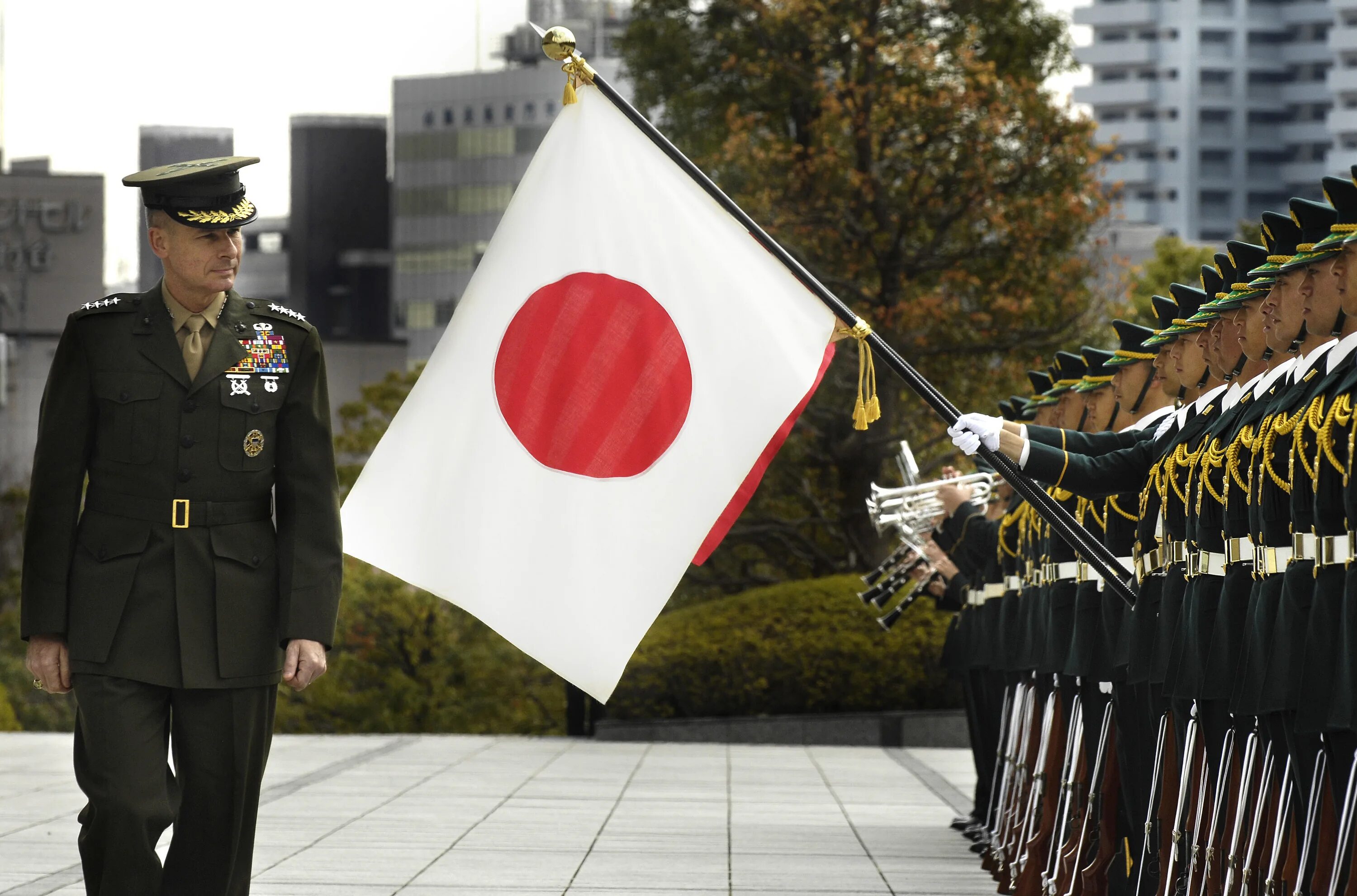 Силы самообороны Японии. Флаг сил самообороны Японии. Сухопутные силы самообороны Японии. Униформа сил самообороны Японии.