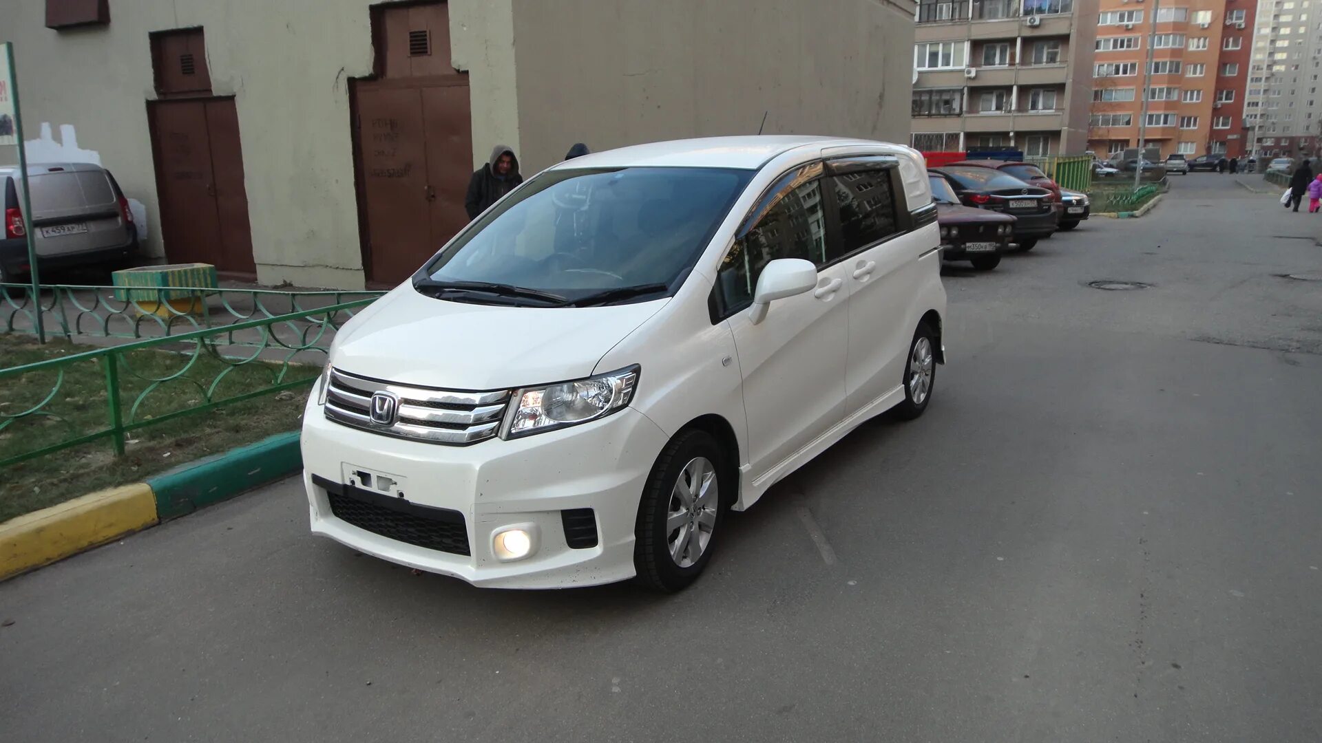 Фара honda freed