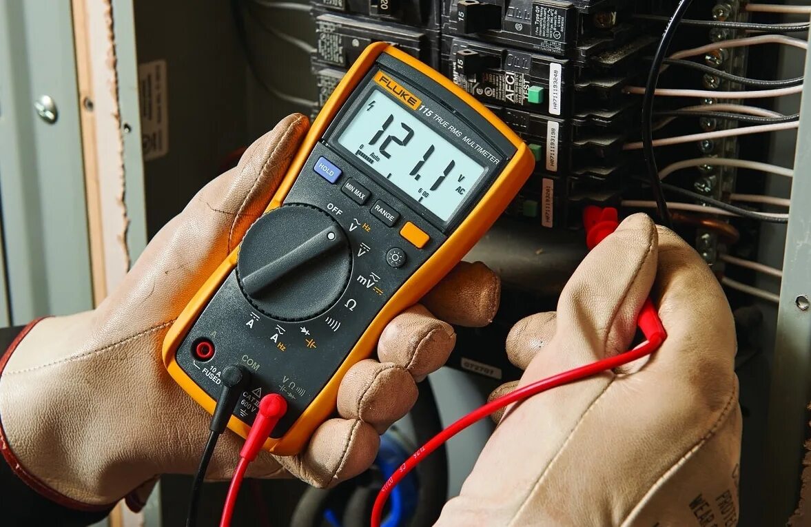 Электрические измерения тесты. Цифровой мультиметр Fluke 115. Fluke 115 true RMS Multimeter. Мультиметр цифровой Fluke 80. Fluke прозвонка.