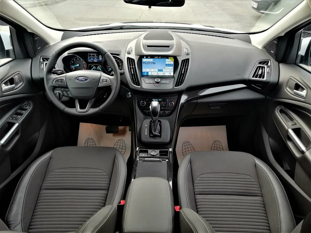 Ford Kuga 2019 салон. Форд Куга 2018 салон. Ford Kuga 2021 интерьер. Ford Kuga 2021 салон.