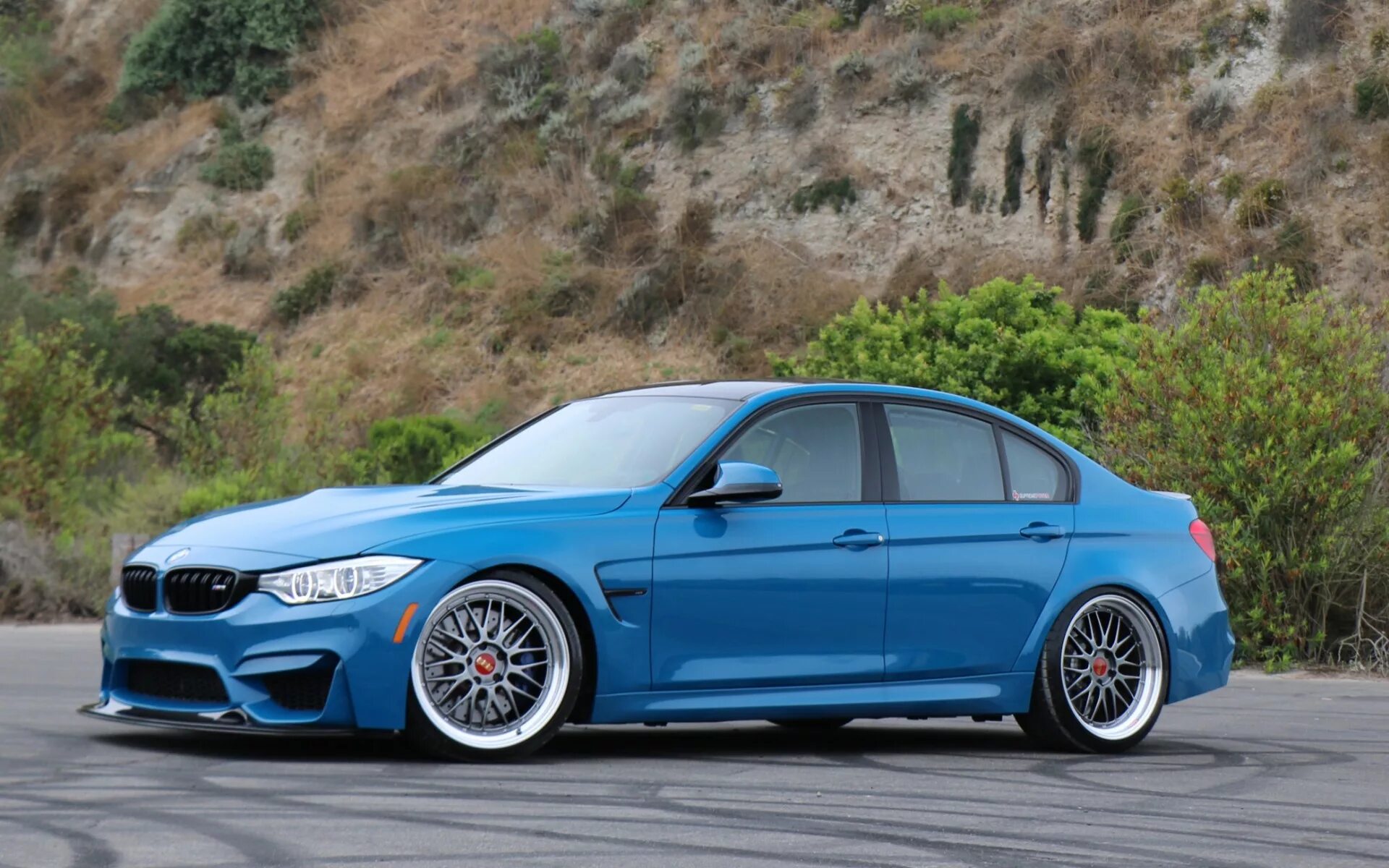 Z b v m 3