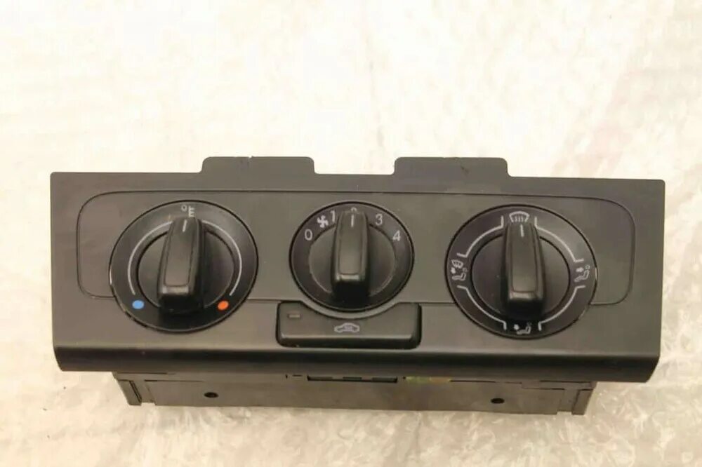 Переключатель печки фольксваген поло. Блок печки фольксваген поло. Блок управления печкой volkswagen polo 2016. Блок управления кондиционером volkswagen polo седан 2014 года. Блок печки фольксваген поло.