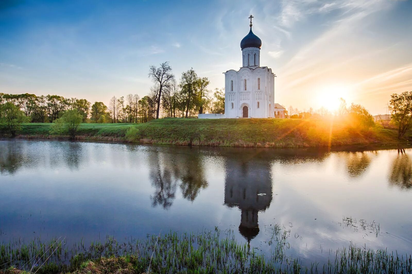 Церковь Покрова на реке Нерли. Храм Покрова Богородицы на реке Нерль. Церковь Покрова на Нерли во Владимире. Город душа россии