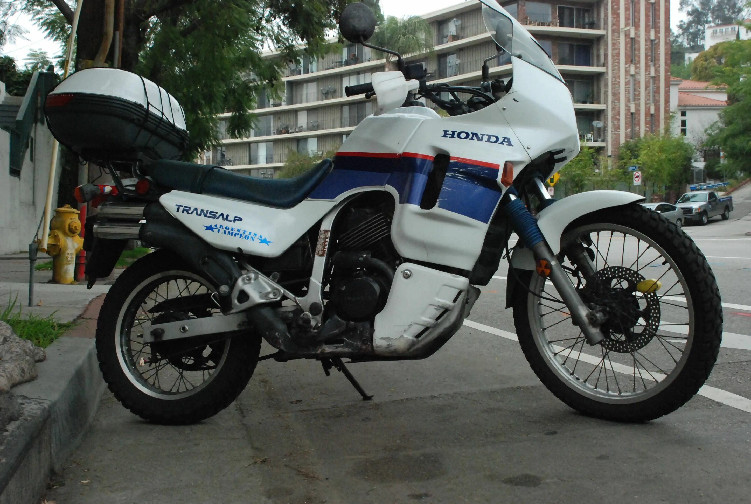 Газонокосилка альпина хонда самоходная бензиновая. Honda slr 650 vigor. Alpina bl 460 sh газонокосилка запчасти. Полицейские мотоциклы honda transalp 1998. Газонокосилка гарден фокс.
