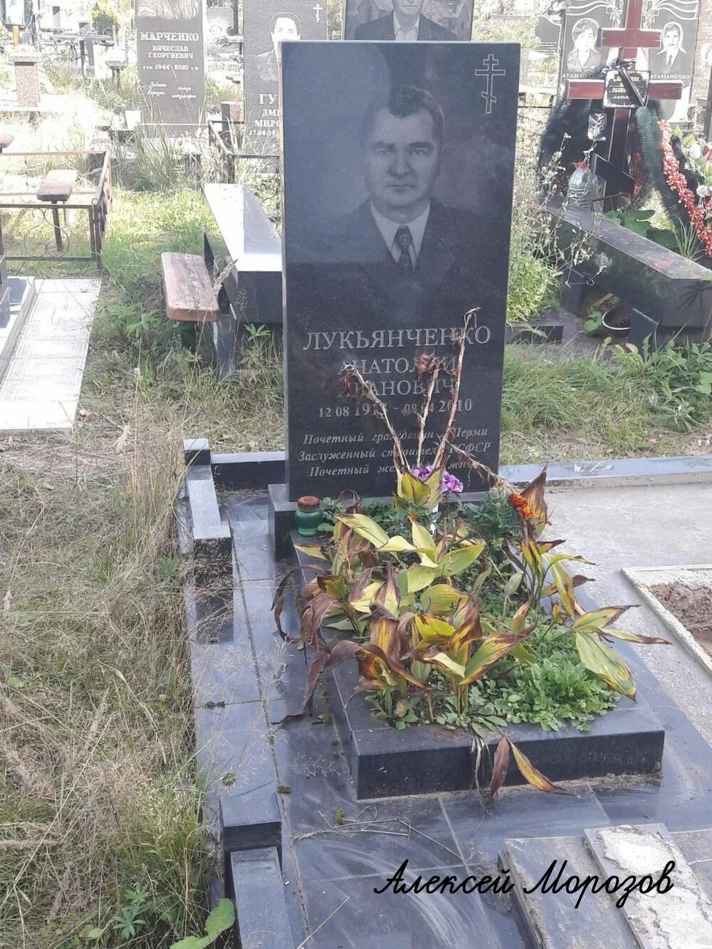 Сельское кладбище жуковский. Почетное кладбище. Северное кладбище санкт-петербург. Кладбище почетных граждан новоуральск. Чвк вагнер центр санкт-петербург.