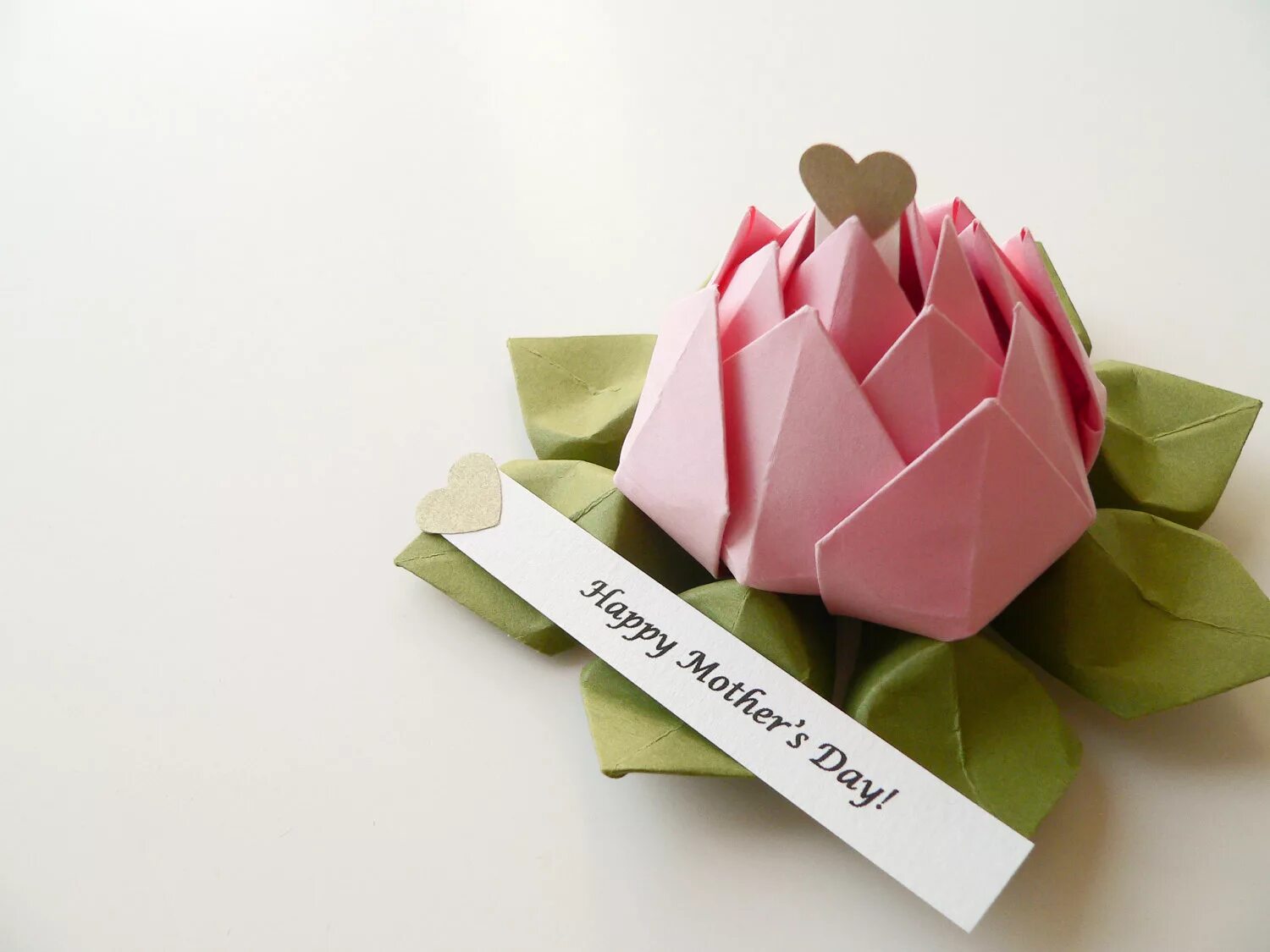 Подарок маме. Подарок маме на день рождения. Бумажный подарок для мамы. Оригами. Подарок на день рождения мамы видео