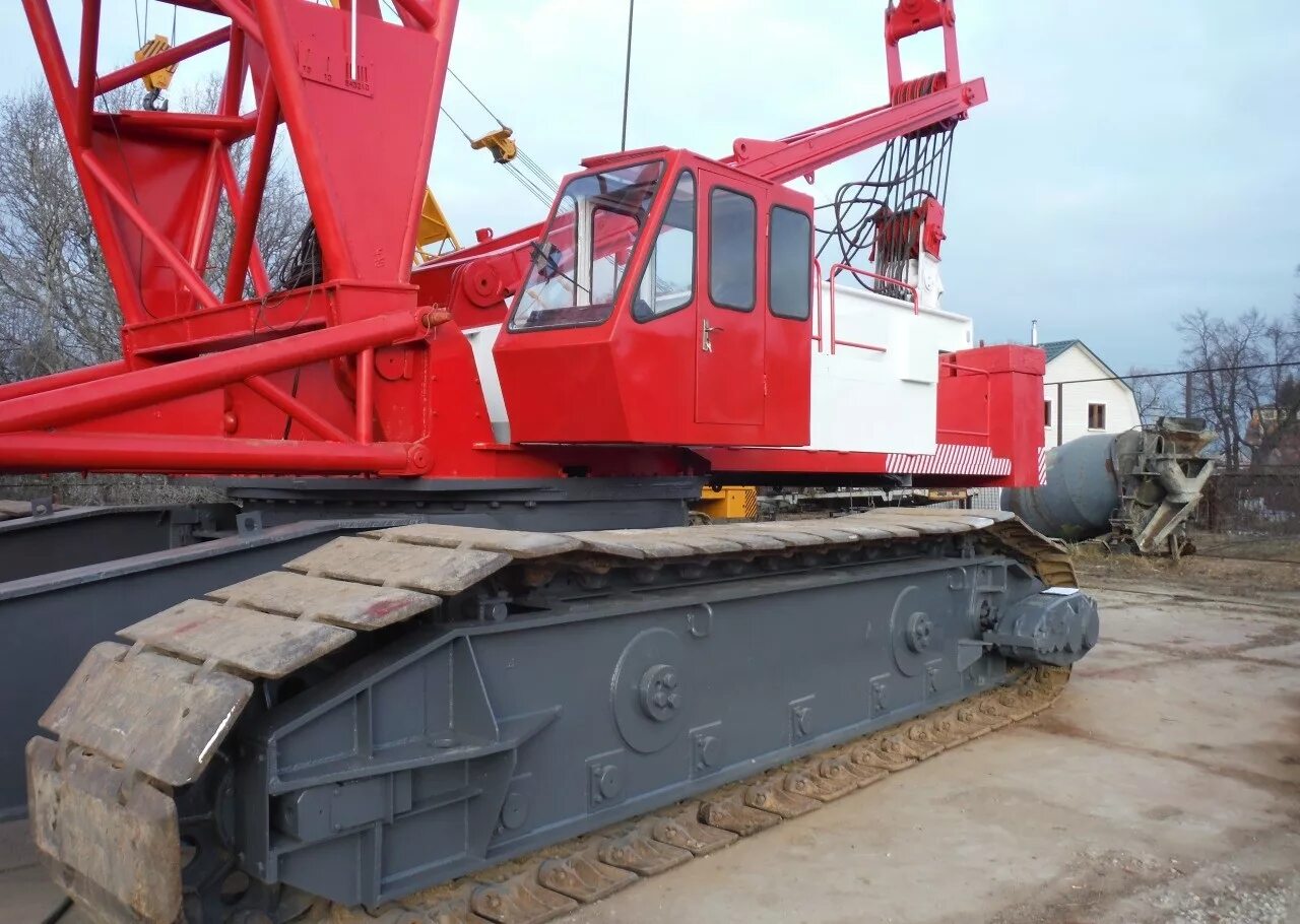 Рдк 60т. Машинист крана гусеничного и пневмоколесного разряды. Крановщик гусеничных и пневмоколесных кранов. Гусеничный кран sany sc850a. Кран takraf rdk 250-2.