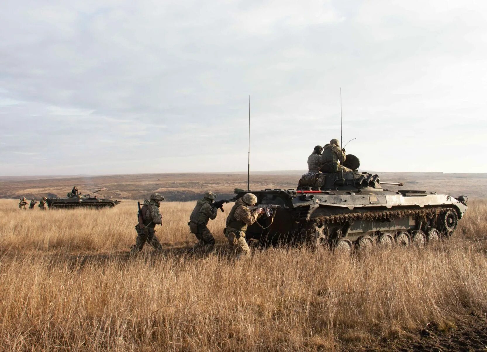 Наступления украинских войск. Украинские войска наступают. всу на донбассе. российские войска наступают. масштабное наступление.