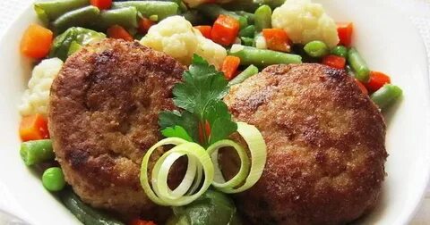 Котлеты тушеные с овощами