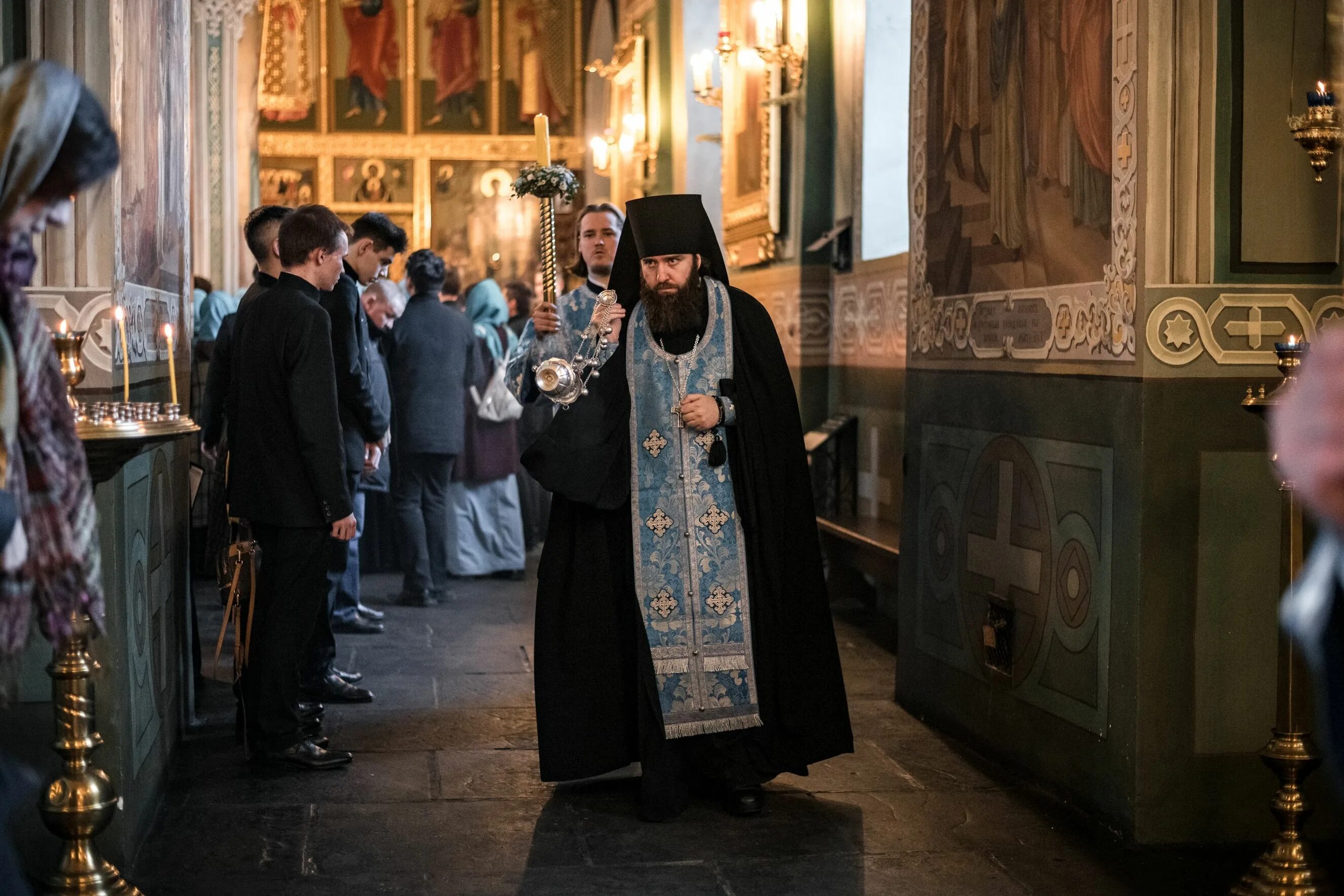С вербным воскресеньем православные. Воздвижение креста господня. Вербное воскресенье литургия. Празднование троицы на руси. Торжество православия 2022.
