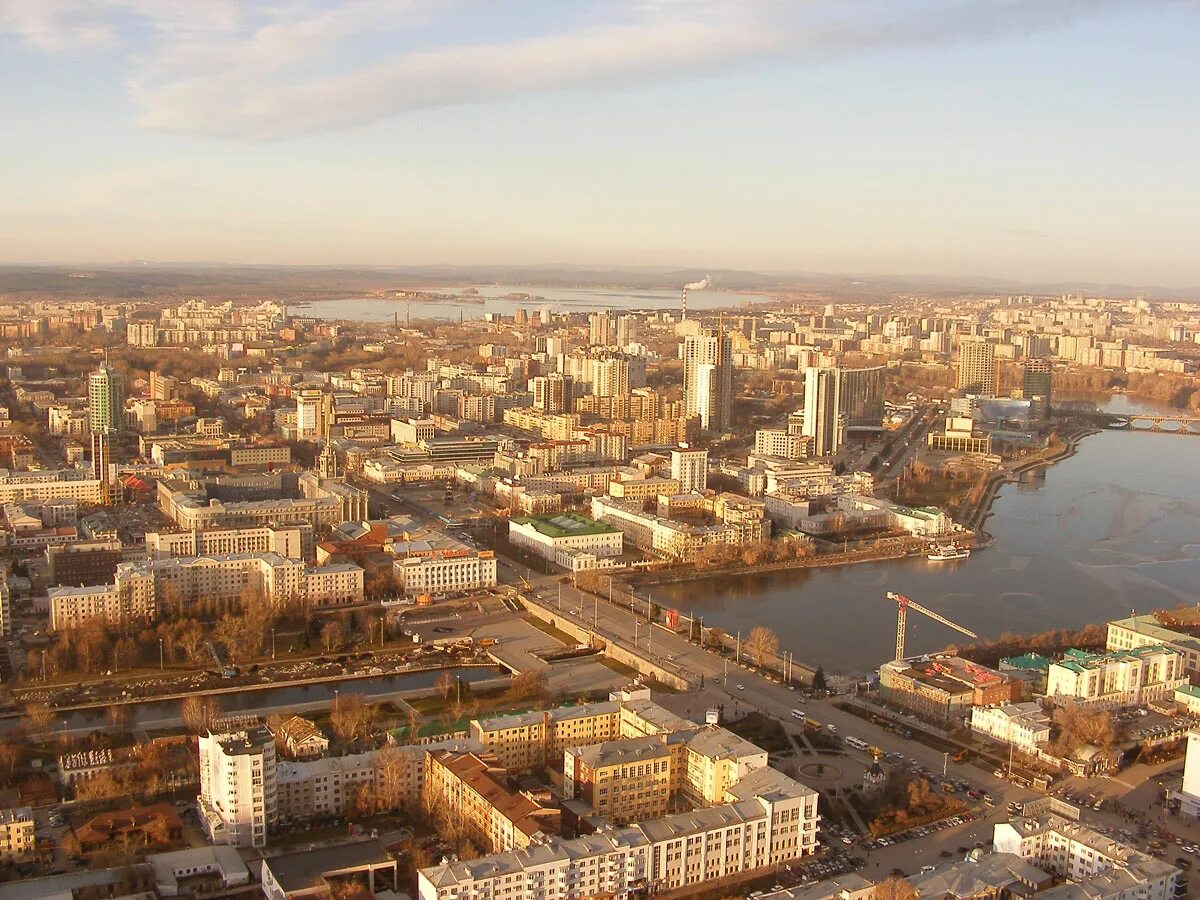 плотинка и исторический сквер екатеринбурга. екатеринбург 90 градусов. екатеринбург вид с антея. екатеринбург с высоты птичьего полета 2022. московская 12 екатеринбург.