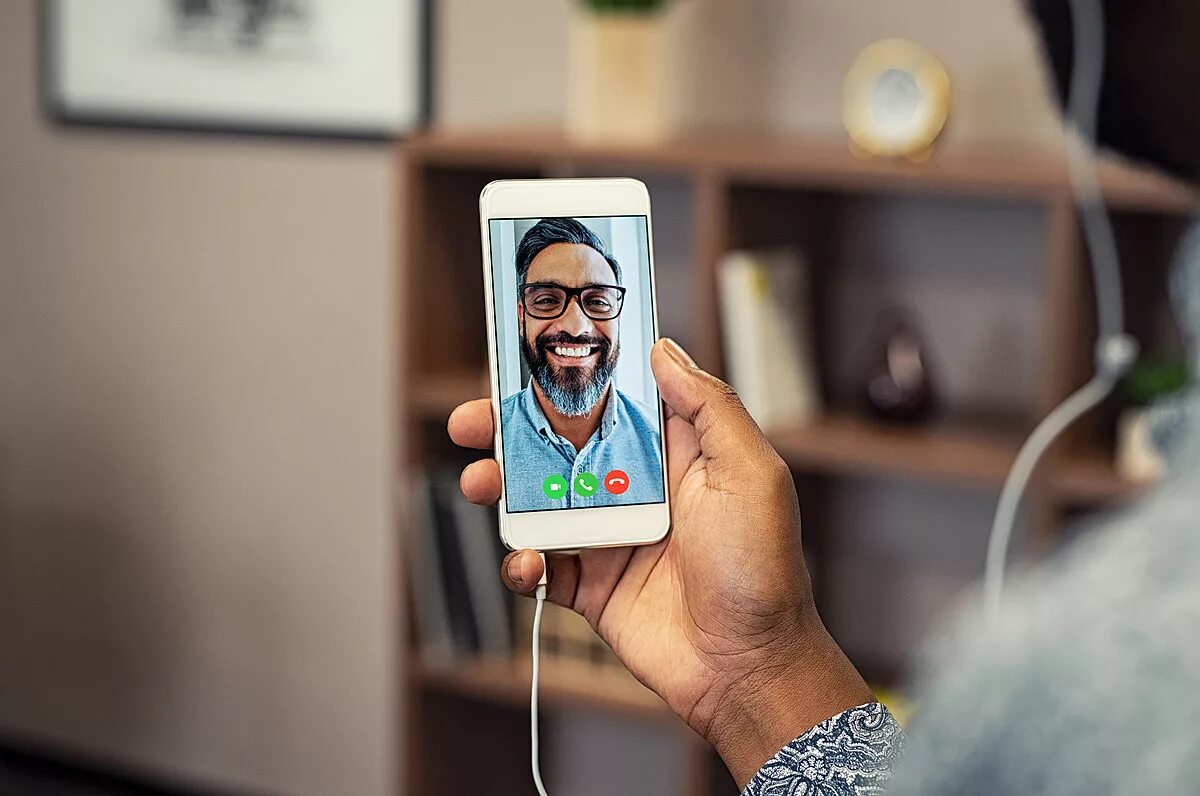 Тайм айфон. Facetime iphone. iphone call facetime. фейс тайм. значок facetime.