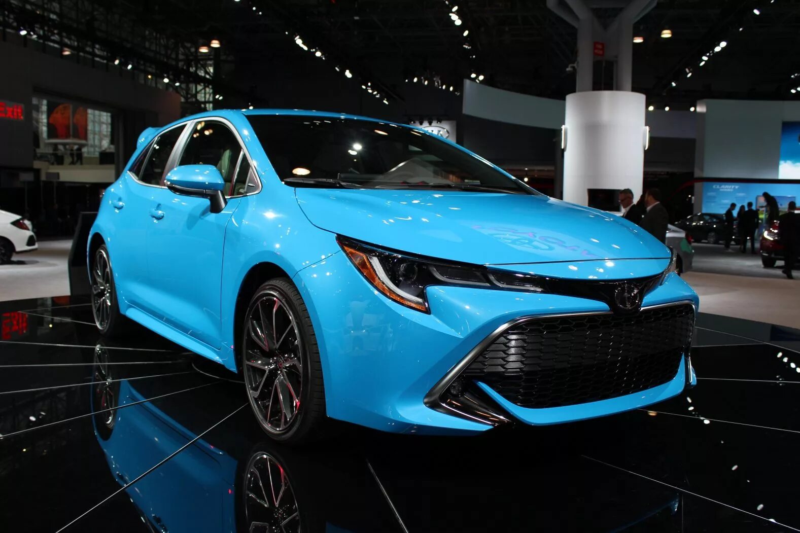 Toyota corolla 2019. Тойота королла е180 2018 г. Королла 2019 г. Тойота королла 2019-2022. Тойота королла хэтчбек 2019.