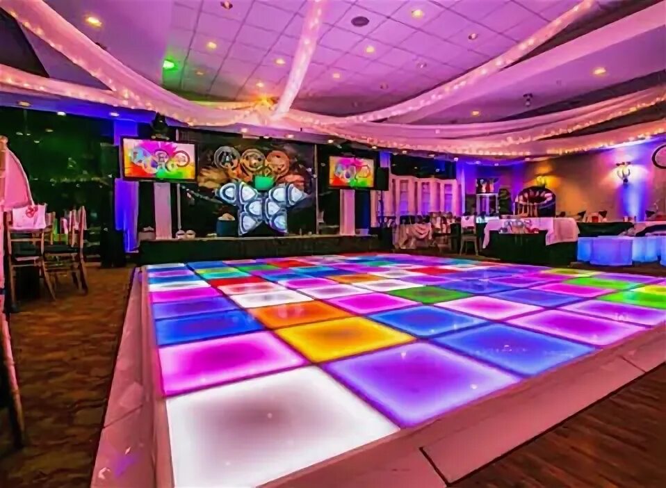 Events west. Events and dates. East and west картинки. Выставка hd blur photo. Special events.