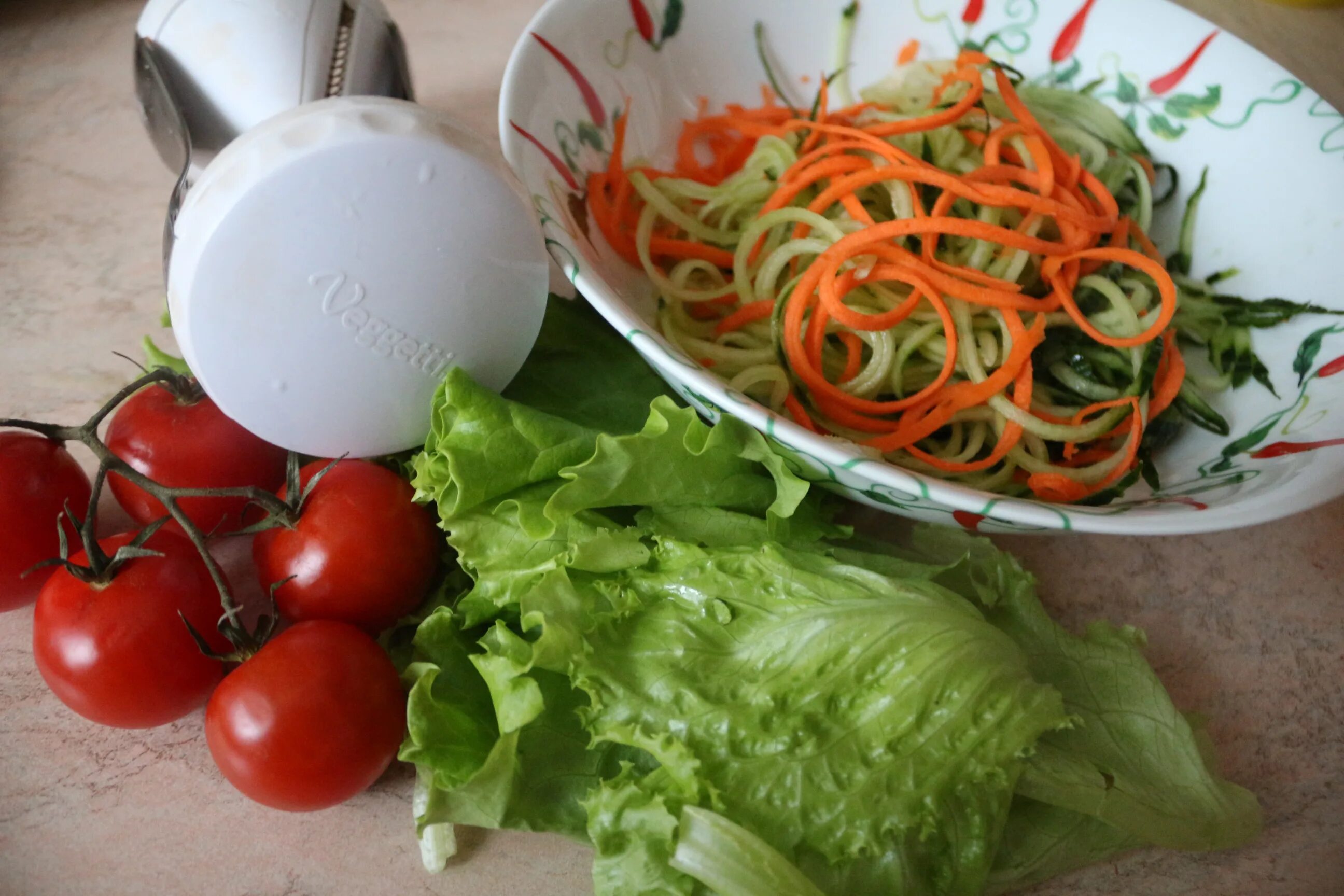 Рецепт заправки для салата из овощей. Цитрусовая заправка для салата. Овощной салат с цитрусовой заправкой. Зеленый салат с цитрусовой заправкой. Самодельный цитрусовая заправка для овощных салатов.