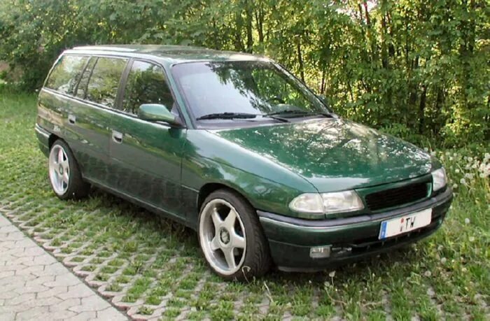 Opel Astra f 1997 универсал. Opel Astra f 1997 1.6.