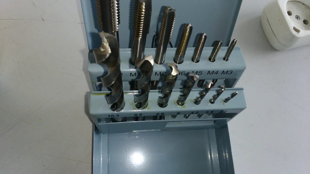 Сверло-метчик fit м4х0,7мм 16/54мм. Сверлим под м6. Сверло под м12х1. Сверло для метчика м4. 25.