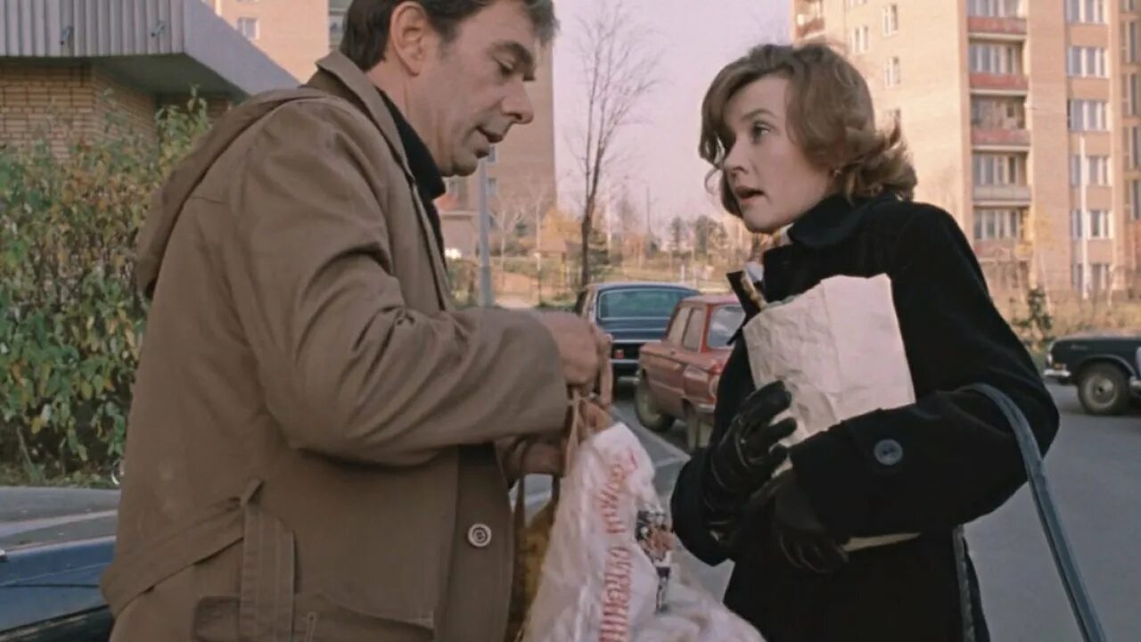 Москва слезам г. Москва слезам г. Баталов москва слезам не верит. Катя и гоша из москва слезам не верит. Москва слезам г.