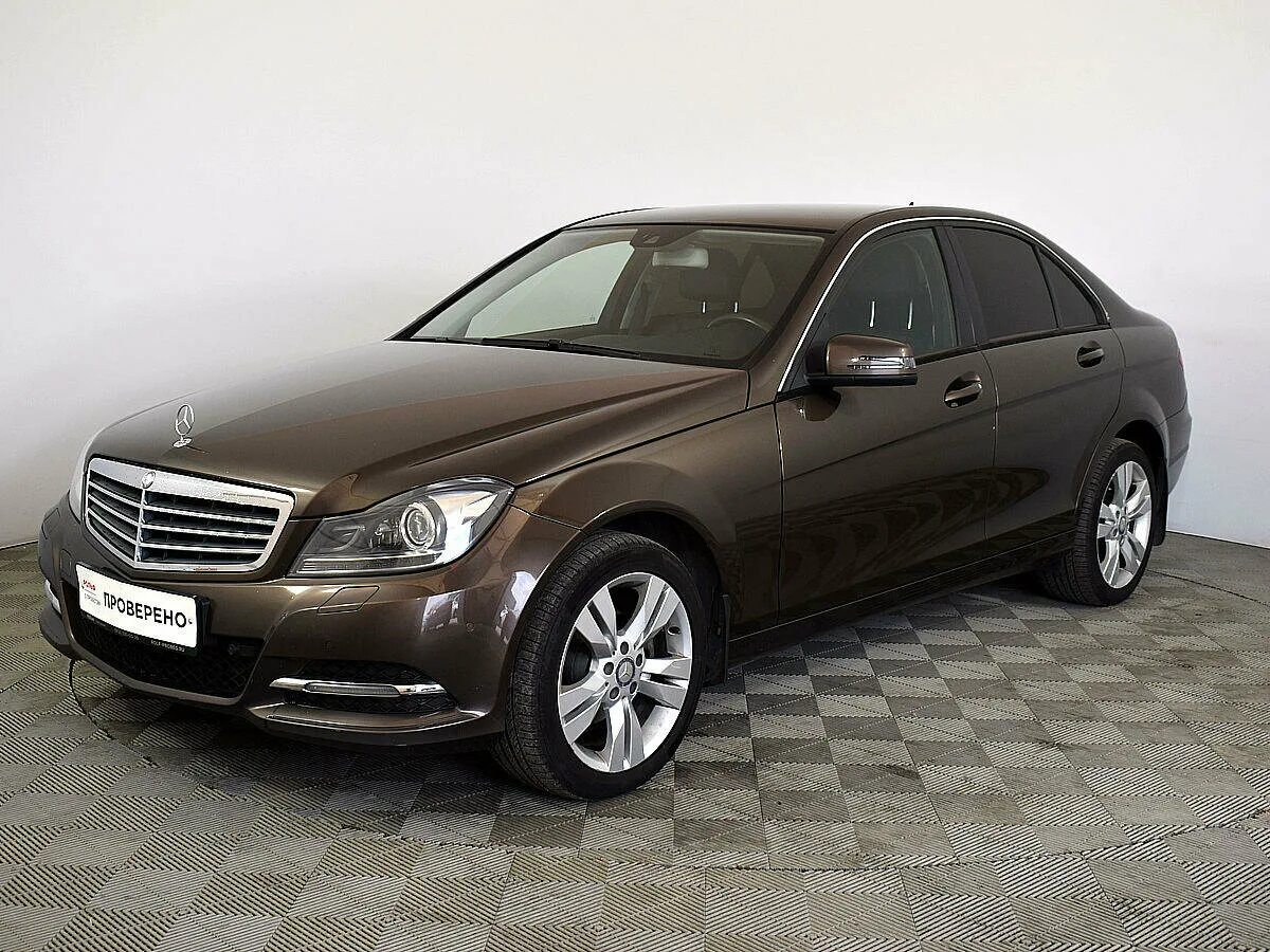 Куплю мерседес 2013. Mercedes Benz c180 2013. Мерседес w204 коричневый. Мерседес с180 коричневый. Mercedes c180 2013 коричневый.