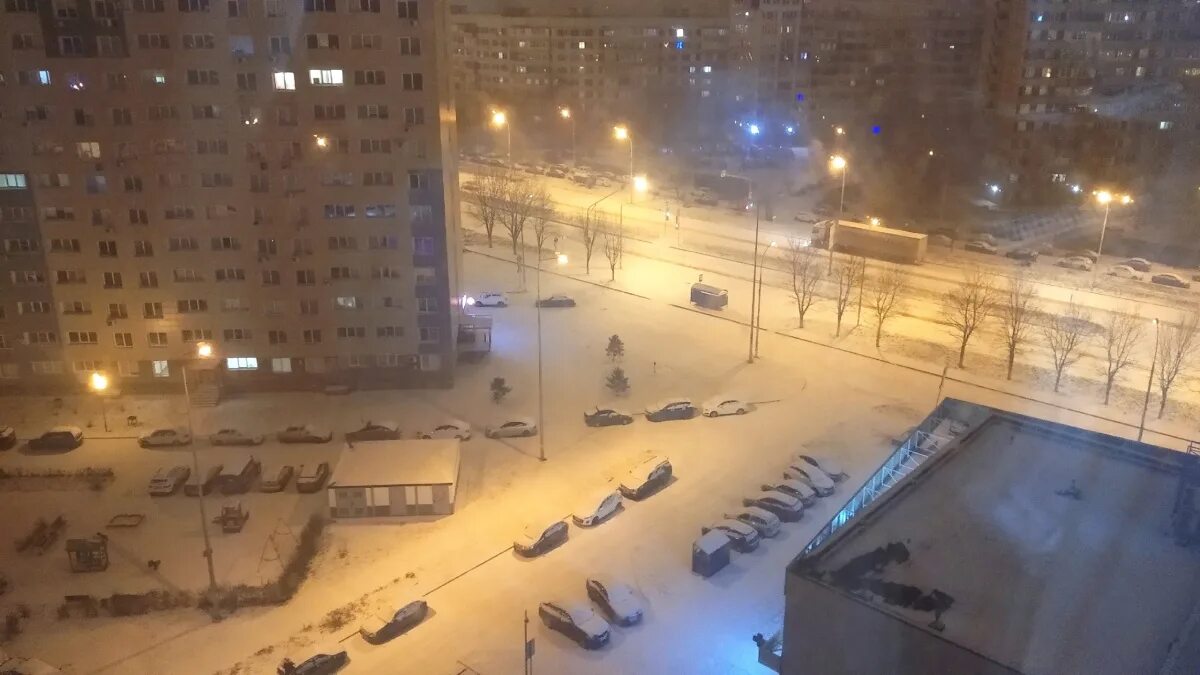 Снег 15 декабря. Самара снегопад. самара снег. снег в самарской области. снежное утро.