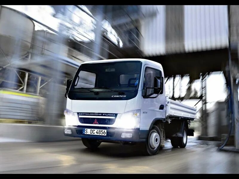 Ремонт кантер. Mitsubishi fuso canter. грузовик mitsubishi fuso canter. митсубиси фусо грузовой. мицубиси фусо кантер.