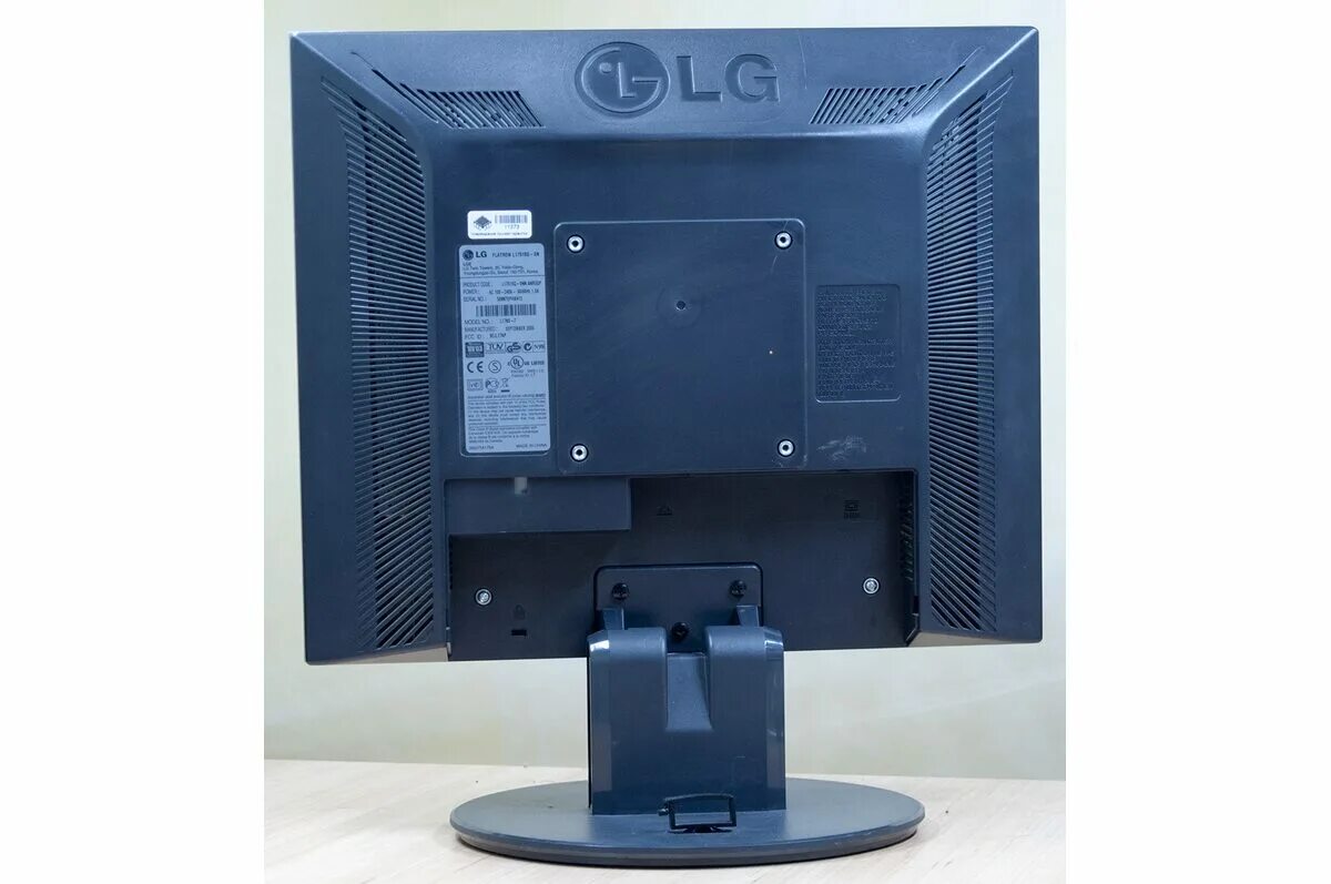 Lg не включается экран. LG Flatron l1751sq. Монитор LG 1751. Монитор LG Flatron l1950sq–SN. LG Flatron l1915s.