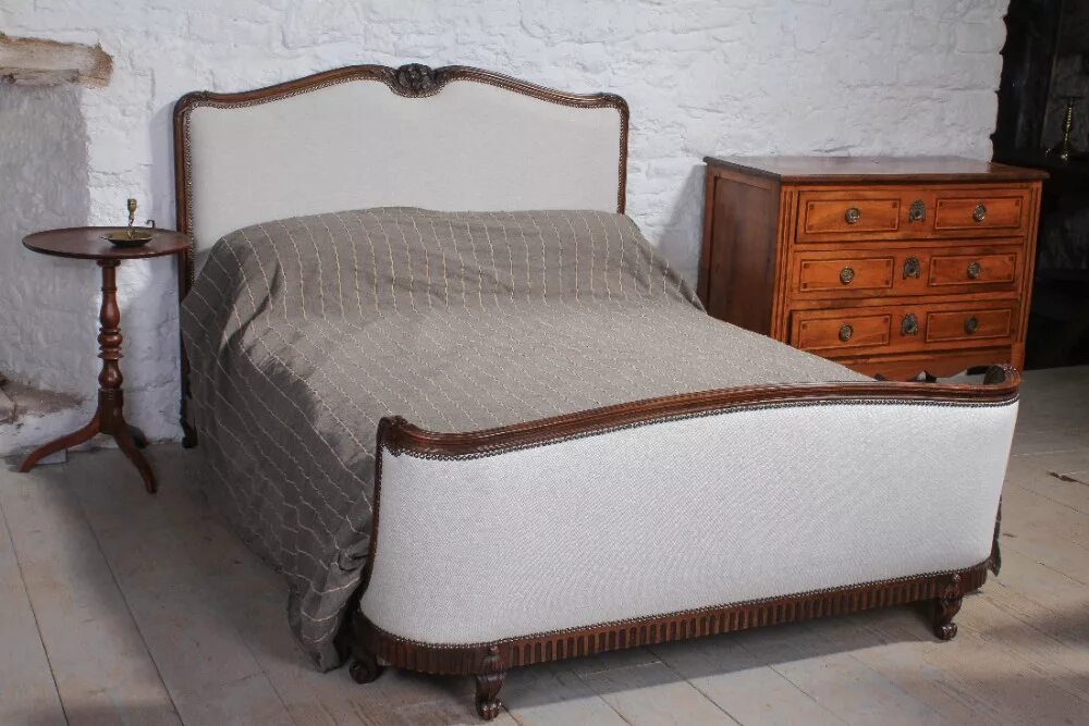 French bed перевод. Кровати французского стиля озон. French bed перевод. French bed. Кровать в стиле прованс.