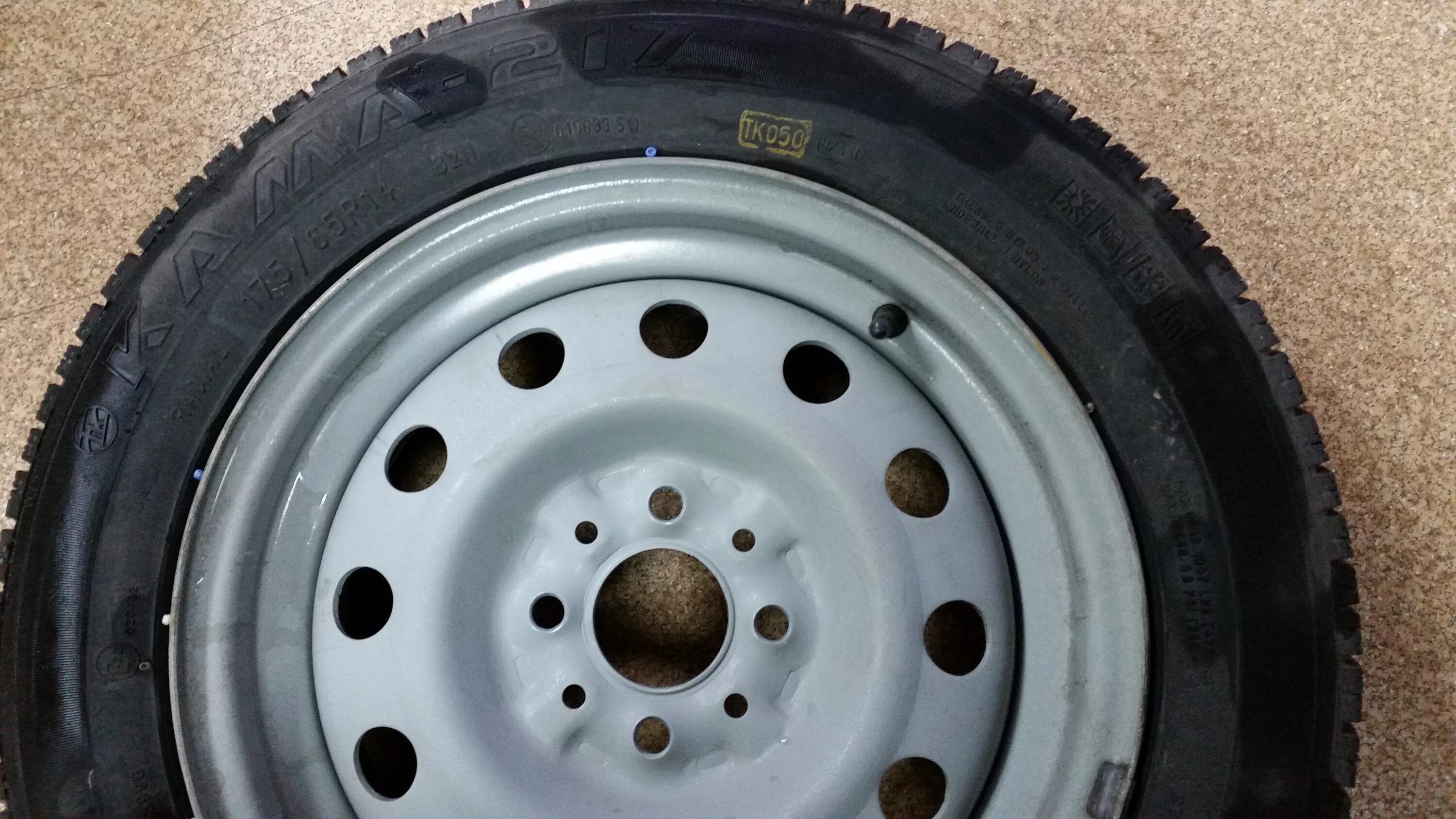 175/65 R14 ВАЗ 2107. Колеса Кама 217 175/65 r14. R 13 vs r14 175 65. Кама 106r 14 диски. Резина р14 175 65 купить