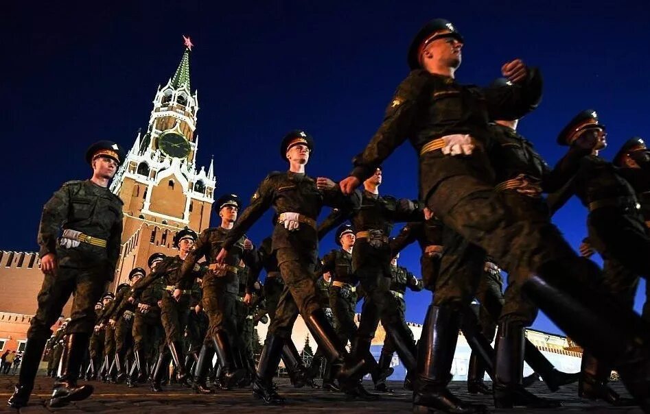 Парад привилегий. Маршерлвка на красной площади. день победы красная площадь. парад на красной площади 9 мая. марш на красной площади.