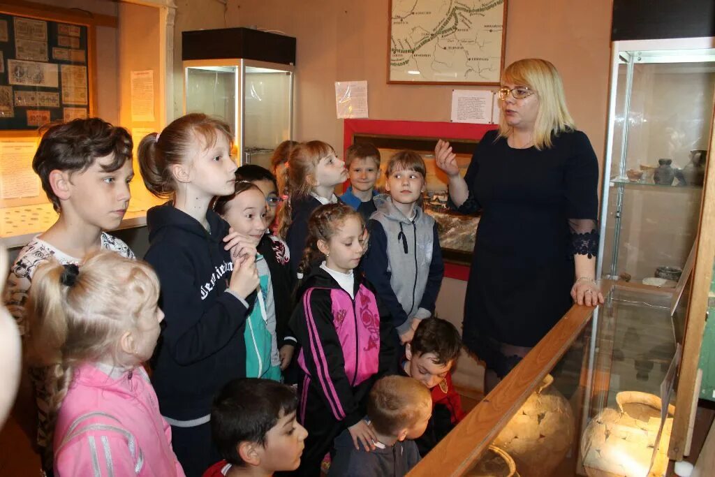 Центр образования 2 венев. Веневский центр образования. Веневский центр образования 1 снаружи. Веневская школа 1. Венёв школа 1.