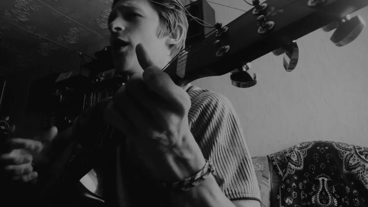 Восьмиклассница цой. Восьмиклассница speed up. Песня восьмиклассница. Восьмиклассница цой обложка. Восьмиклассница speed up.