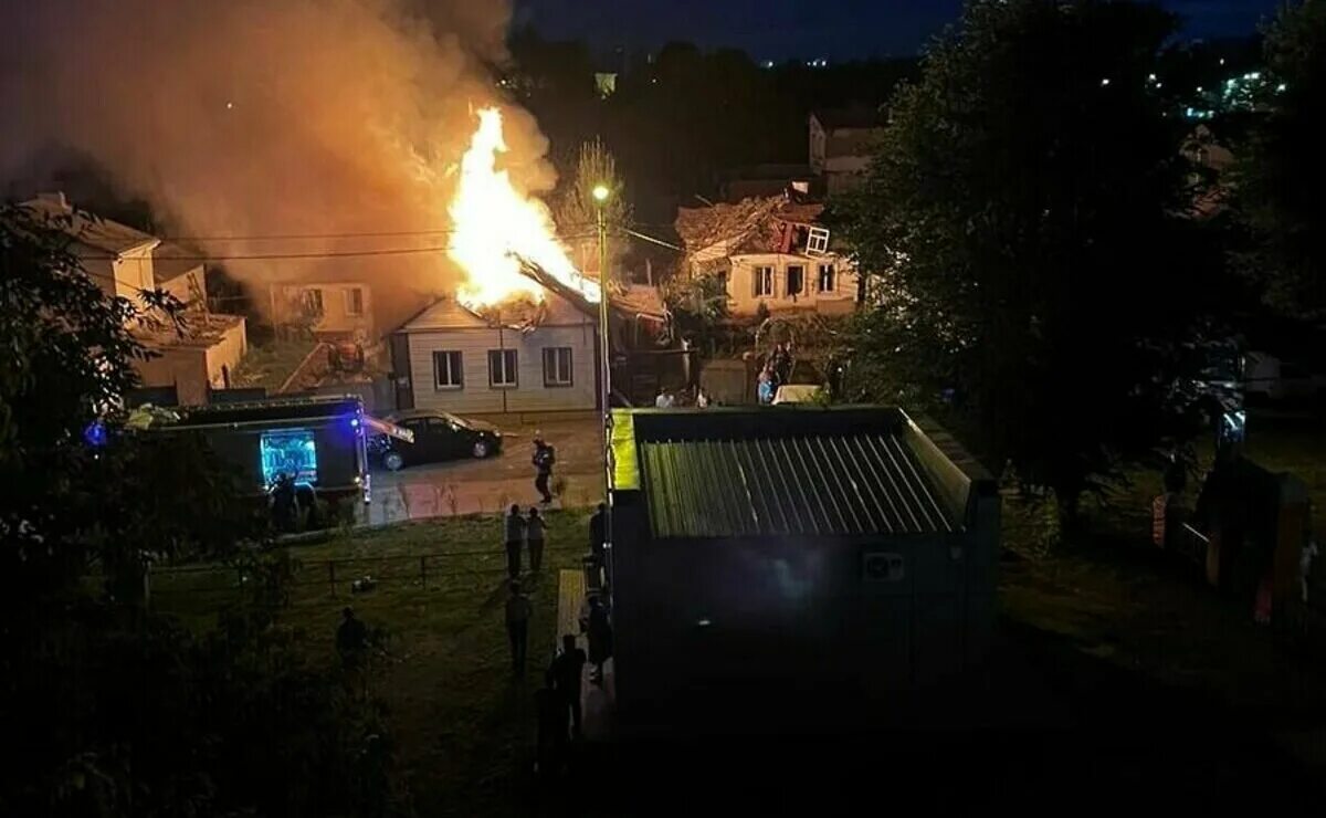 Белгород взрывы в Белгороде сейчас. Обстрел Белгорода сейчас. Белгород бомбежка 2022. Чем бомбят белгород