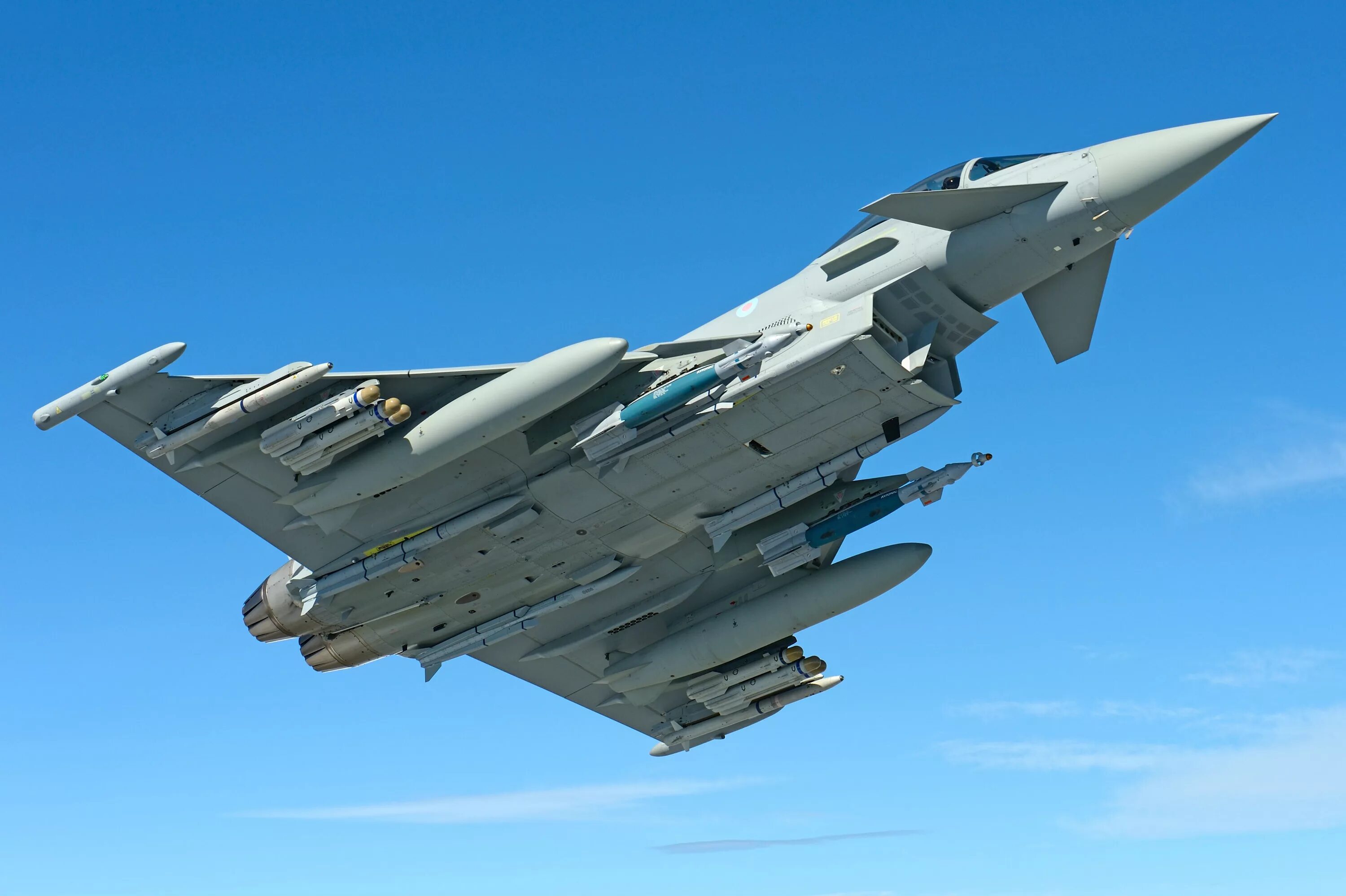 Eurofighter typhoon ввс германии. Cамолет eurofighter typhoon. Истребители нато eurofighter typhoon. Еврофайтер. Еврофайтер.