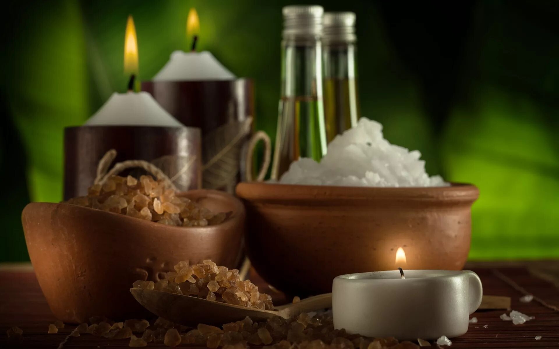 чистка солью. очищение дома от негативной энергии. свеча и соль. ритуал с солью. свечка и соль.