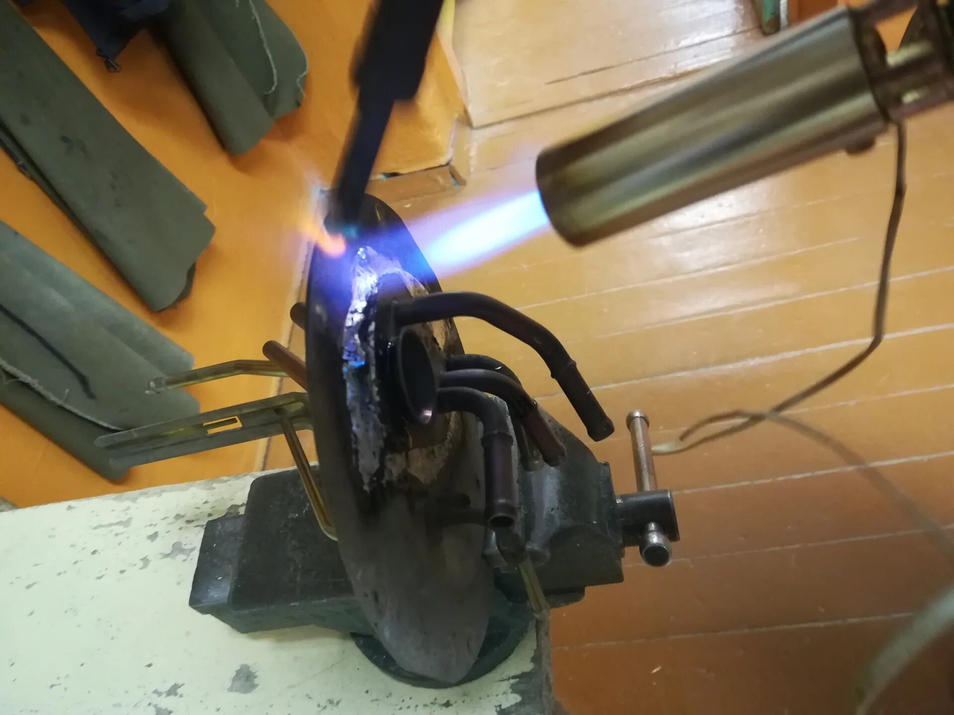 Пайка алюминия газовой. Припой для пайки нержавейки газовой горелкой. Сварка меди газовой горелкой. Пайка алюминия газовой. Как сделать турбогорелку.