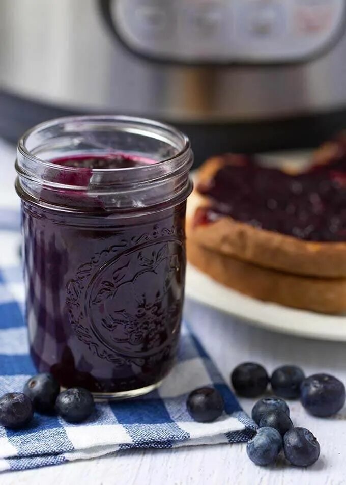 Джем из черники на зиму простой рецепт. Blueberry jam. варенье из черники. джем из черники. десерт из черники.
