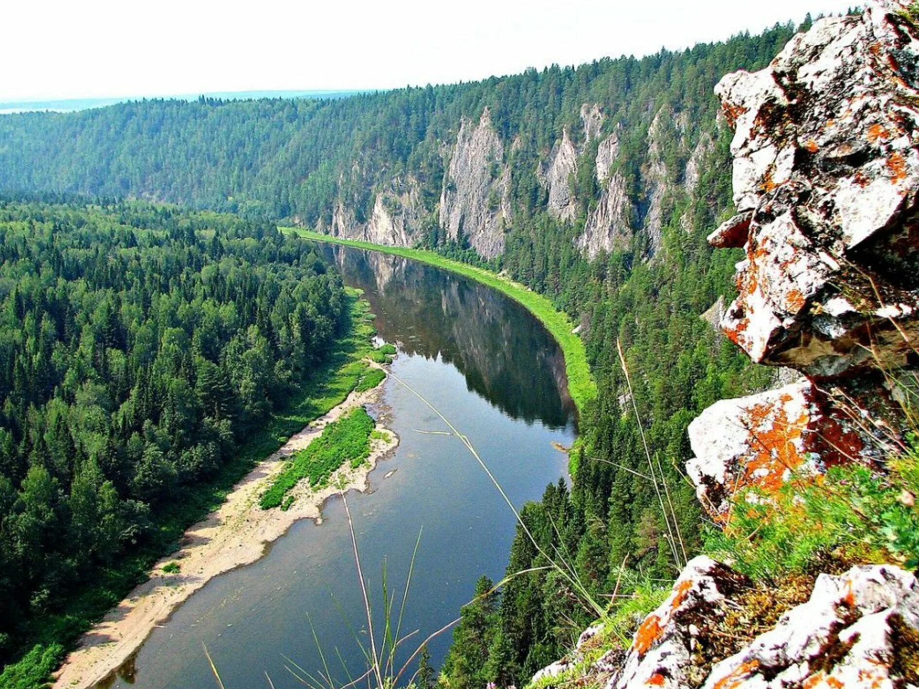 Река урал ширина и глубина. Река Чусовая камень Максимовский. Река Чусовая камень Омутной. Река Чусовая камень Ростун. Уральские горы река Чусовая.