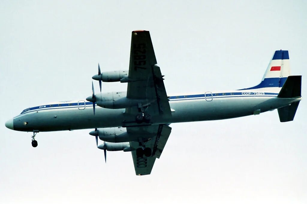 четырехмоторный турбовинтовой пассажирский самолет ил-18. ил-38 amodel. ильюшин ил-18. четырёхмоторный турбовинтовой пассажирский самолёт ил-18. ил-62 ссср-06156.