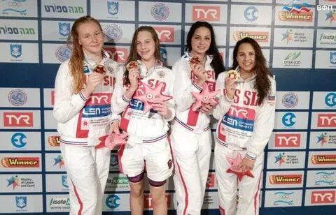 Девочки участвовали в спортивных