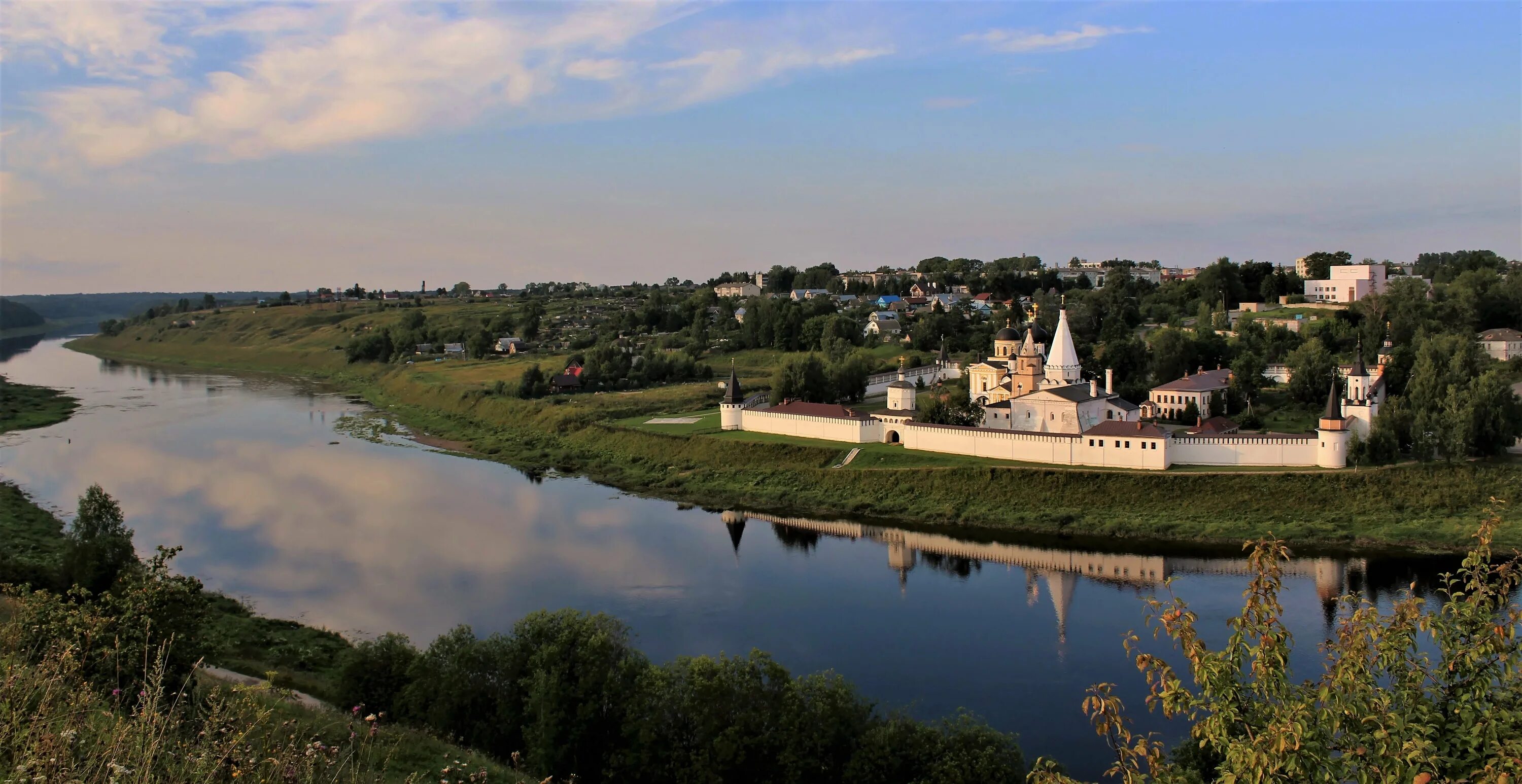 Старица км. Старица тверская область. пойма старица. гелевская старица. устье старица.