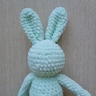 Игрушка заяц из пряжи