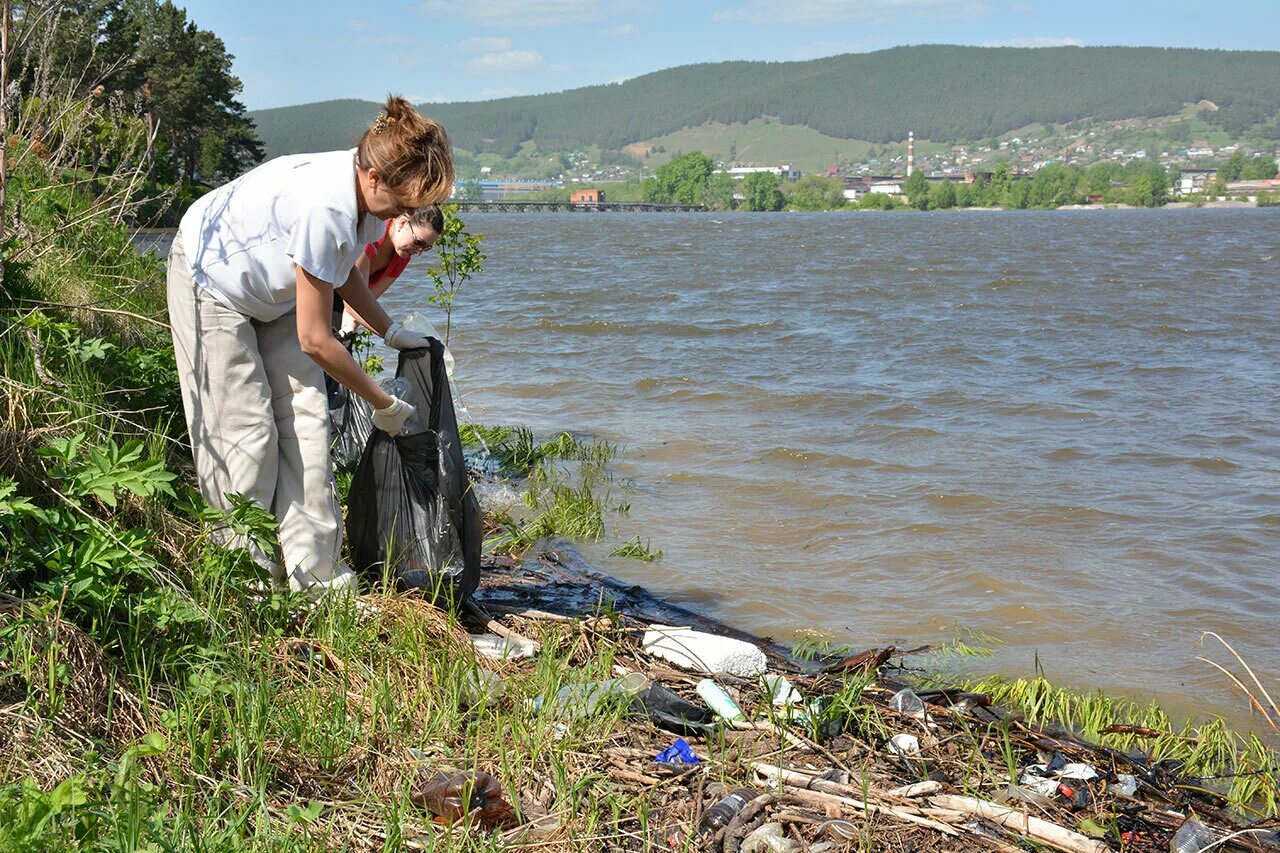 Экология водных объектов. Река Волга охрана реки человеком. Охрана водоемов. Чистка реки.