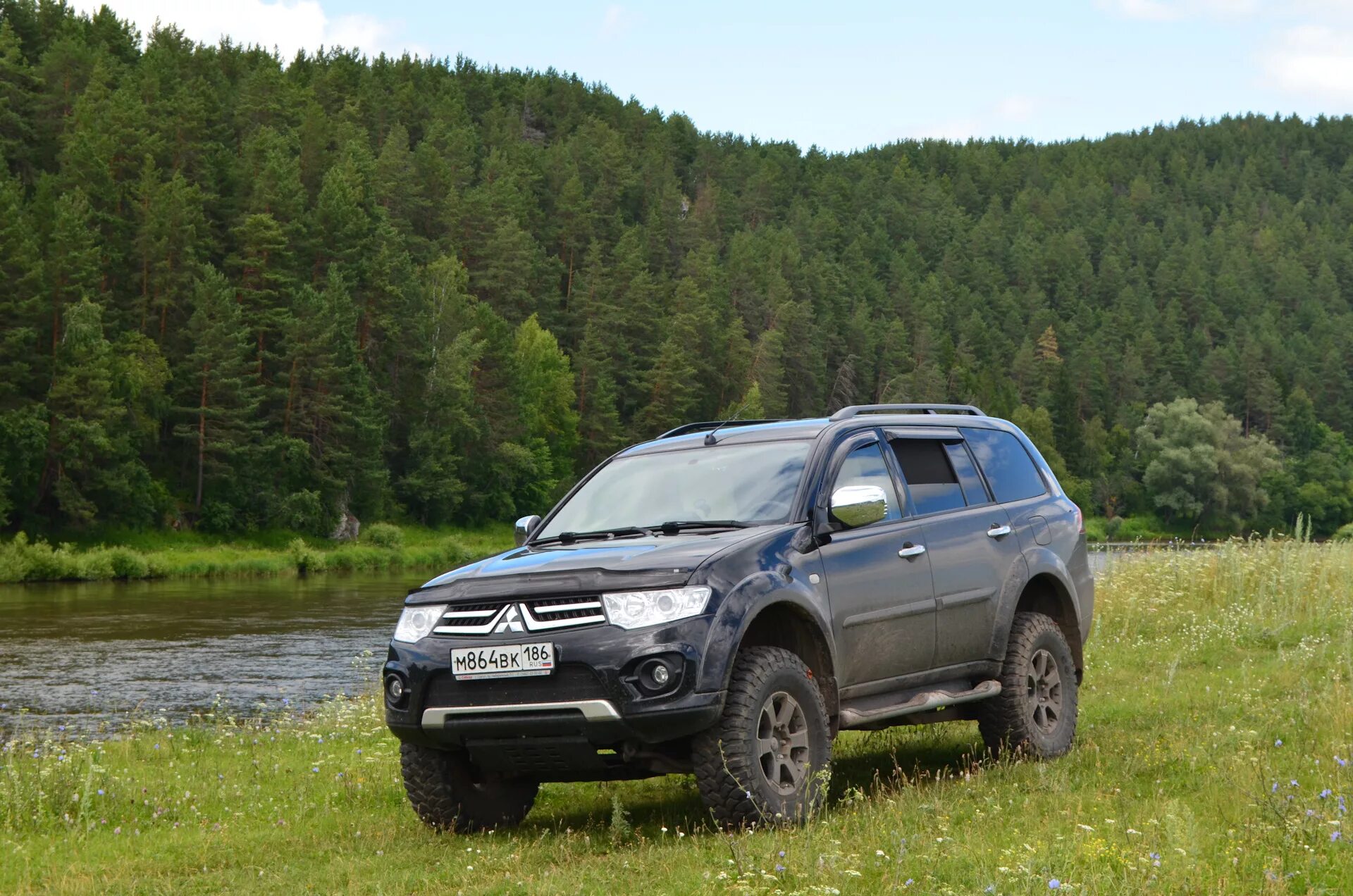 Паджеро спорт дилер. Митсубиси Паджеро спорт 2. Паджеро спорт 2 2015. Mitsubishi Pajero Sport 2015. Mitsubishi Pajero Sport (2g).