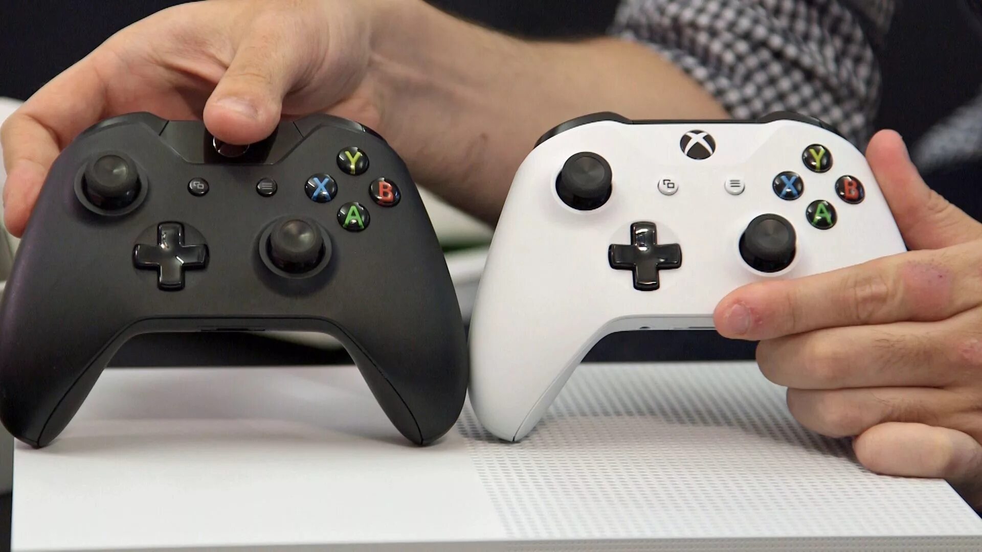 Xbox 360 vs Xbox one Gamepad. Controller Xbox one vs 360. Геймпад Xbox one s. Геймпад Xbox one fat. Xbox one s разница