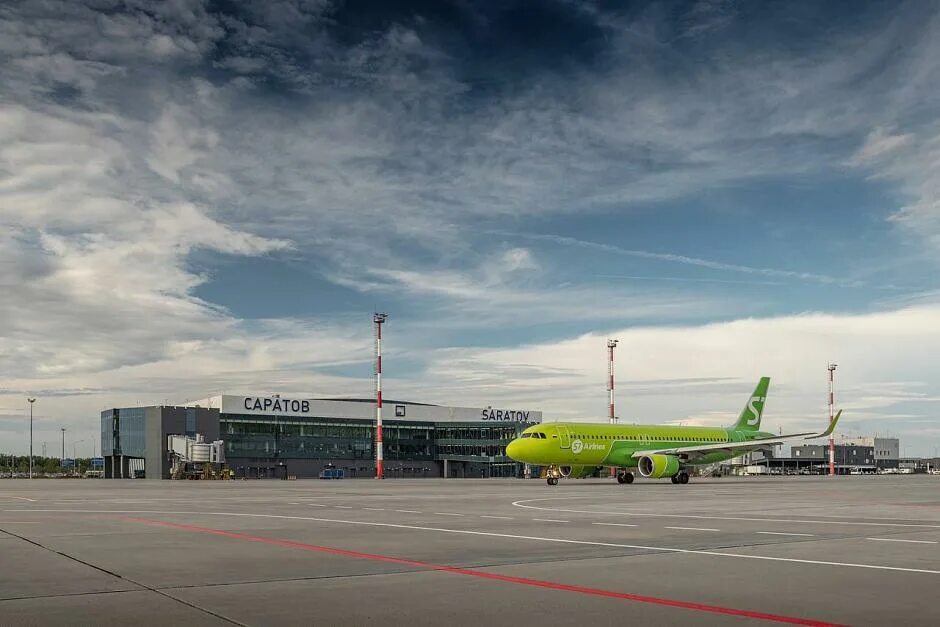 Аэропорт новосибирск s7. Самолет благовещенск хабаровск ираэро. Эйрлайнс аэрофлот. Самолёт s7 airlines фото. Сухой супер jet 100.