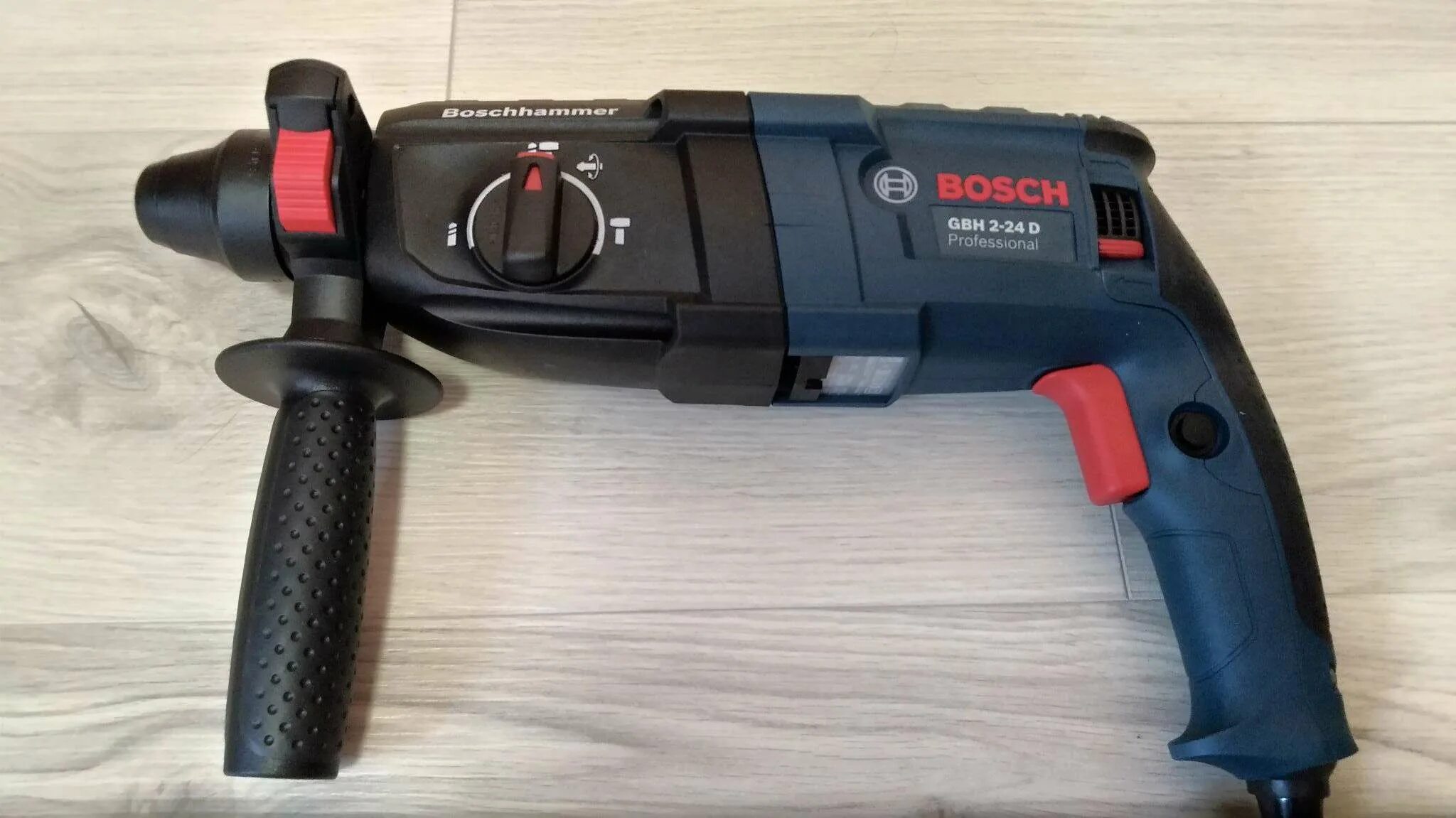 Перфоратор bosch gbh 24. Перфоратор бош 2-24. Перфоратор бош GBH 2-24 D. Перфоратор бош 24. Перфоратор Bosch GBH 2-24 D 0.611.2a0.000.